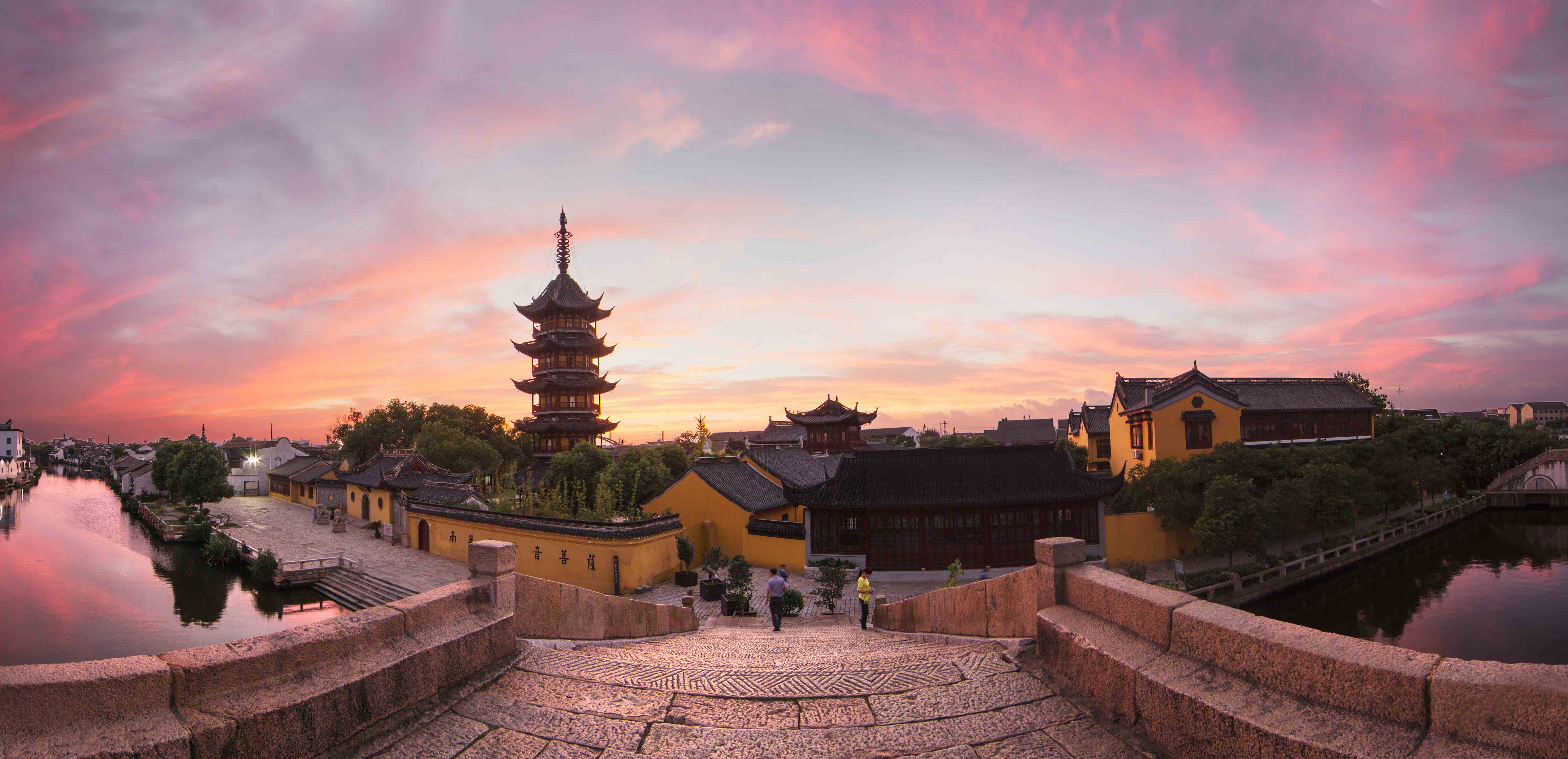 夕阳普照-朱学明.jpg