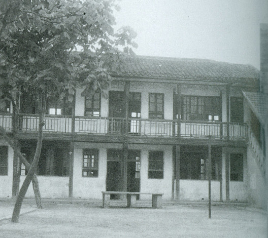 盛泽绸业小学(摄于1983年)_编辑_副本.jpg