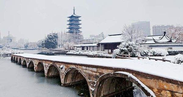 12下雪时的垂虹桥（来自网络）_副本.jpg