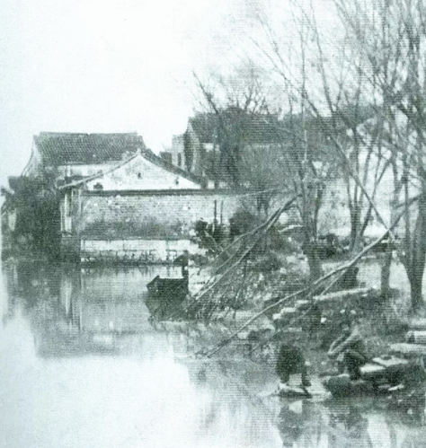 荷花池摄于1939年.webp_副本_编辑.jpg
