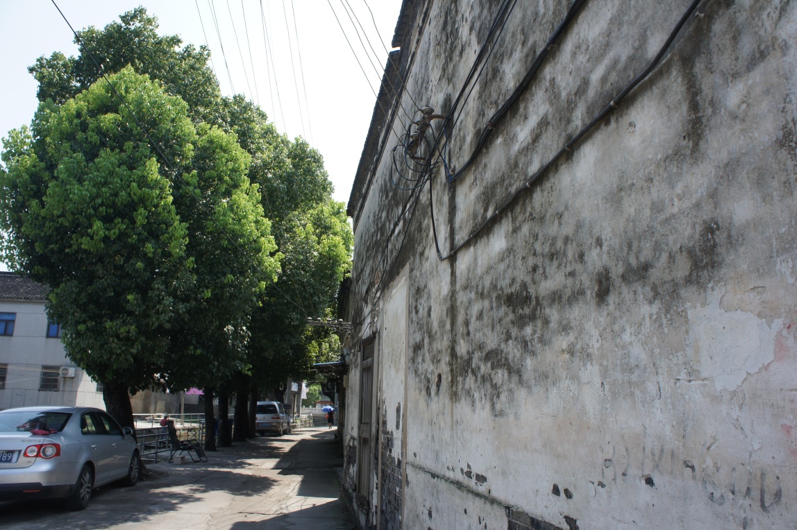 图8:南袁家浜沈宅 沿街围墙.jpg