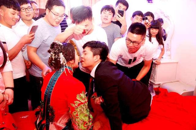 图13:闹婚房.jpg