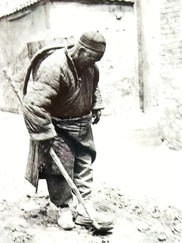 12.捉狗屎.jpg 12.捉狗屎.jpg