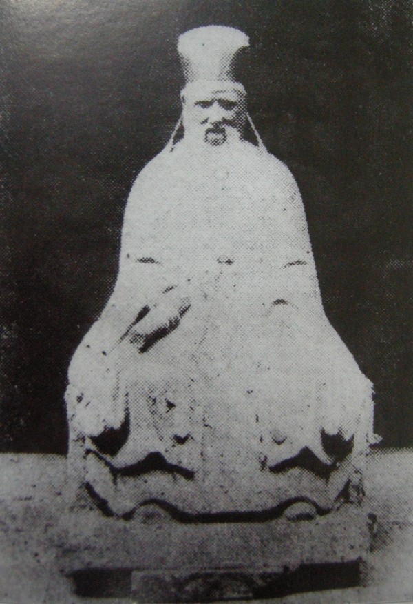 3、东圣堂赵磻老像(文革毁坏).jpg 3、东圣堂赵磻老像(文革毁坏).jpg
