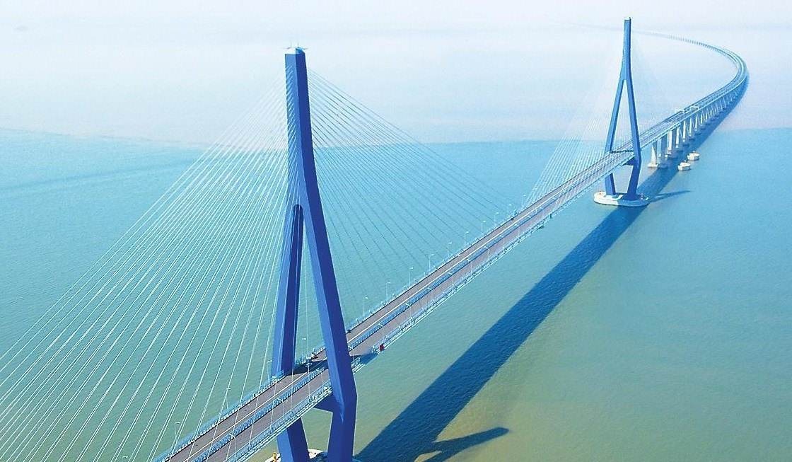 14巍峨壮观的跨海大桥.jpg
