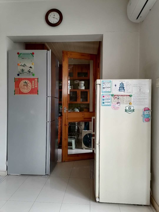 ·7·两个冰箱的外壁成了家庭宣传栏【2019年12月】.jpg